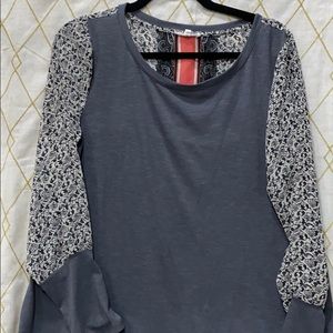 Maurice’s Large Long Sleeve Top